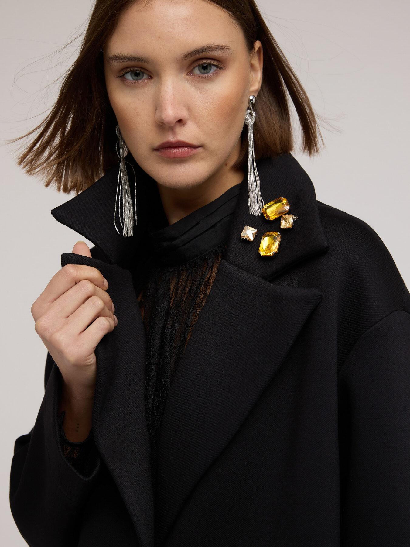 Scuba coat with jewel brooch image number 3