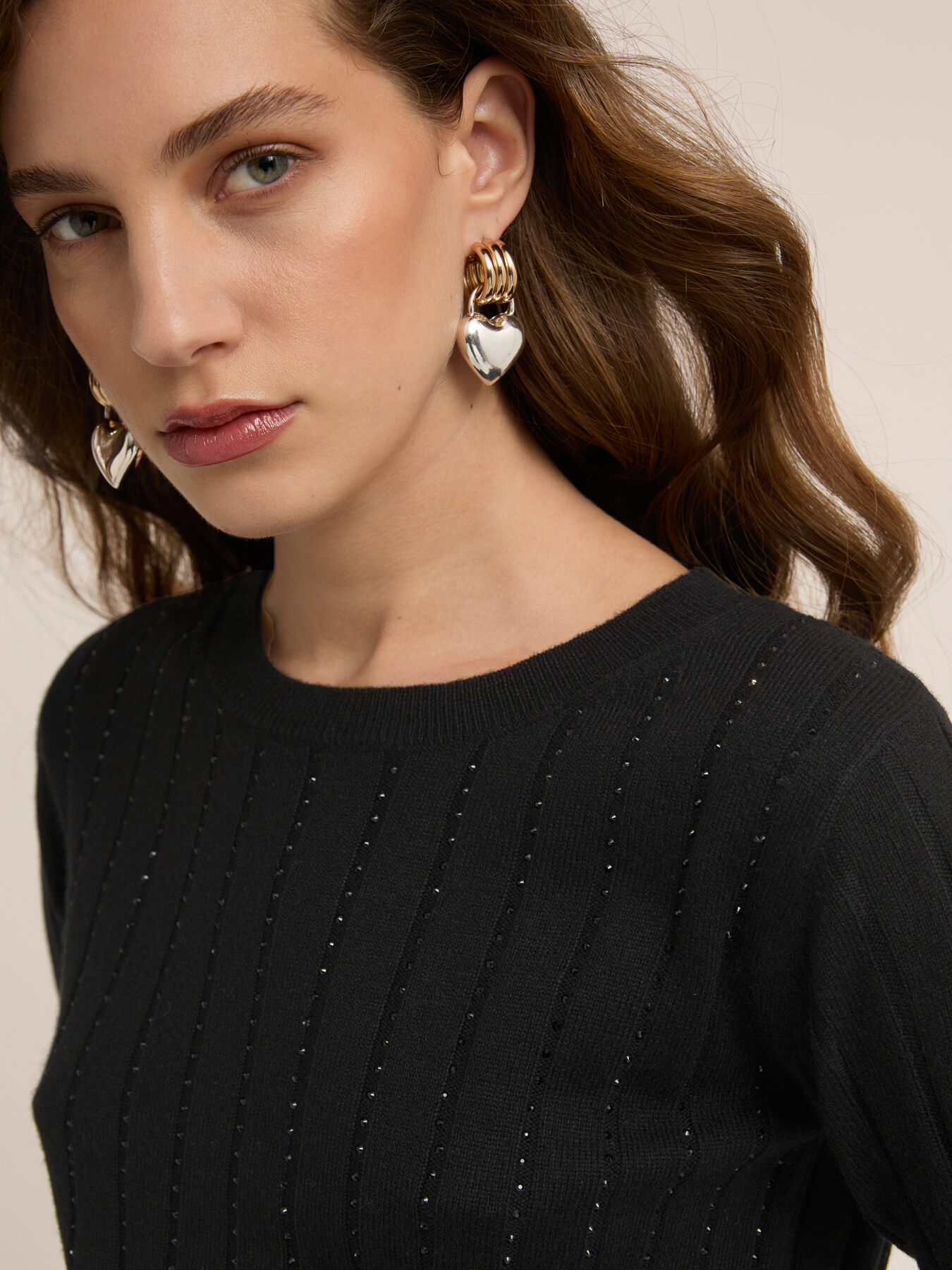 Jersey de canal&eacute; con rayas de strass image number 2