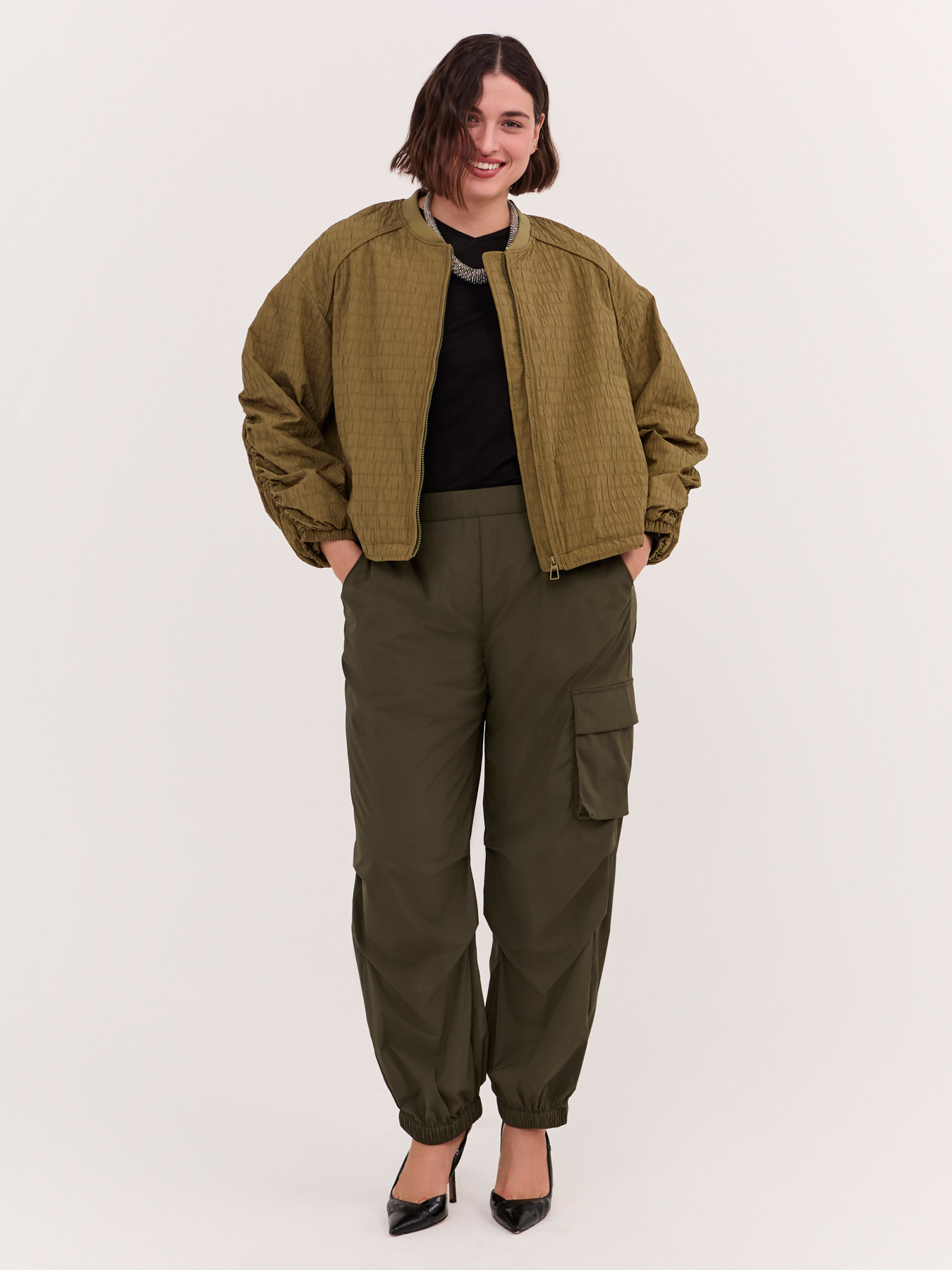 Short bomber jacket with raglan sleeves image number 3