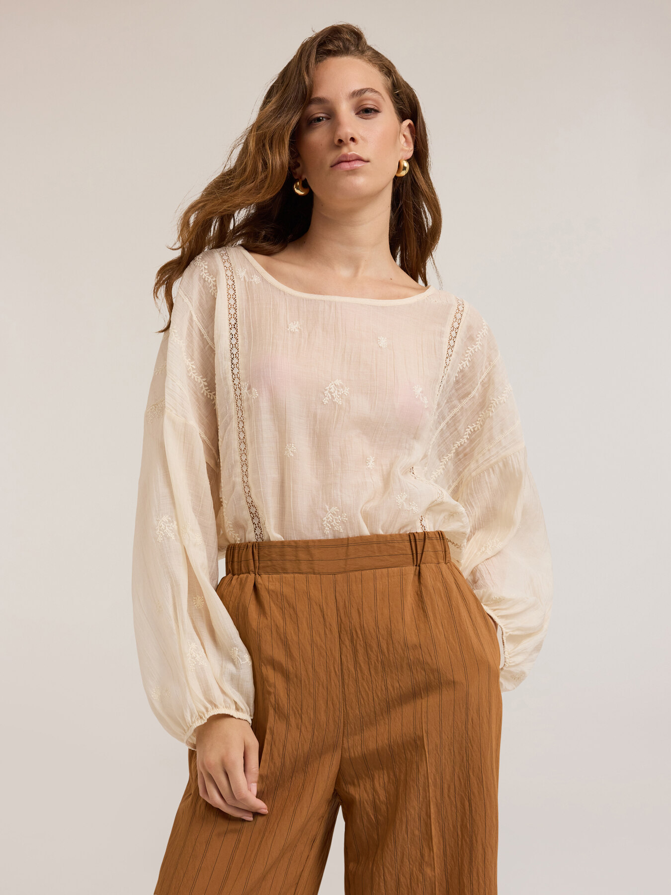 Embroidered muslin blouse image number 0