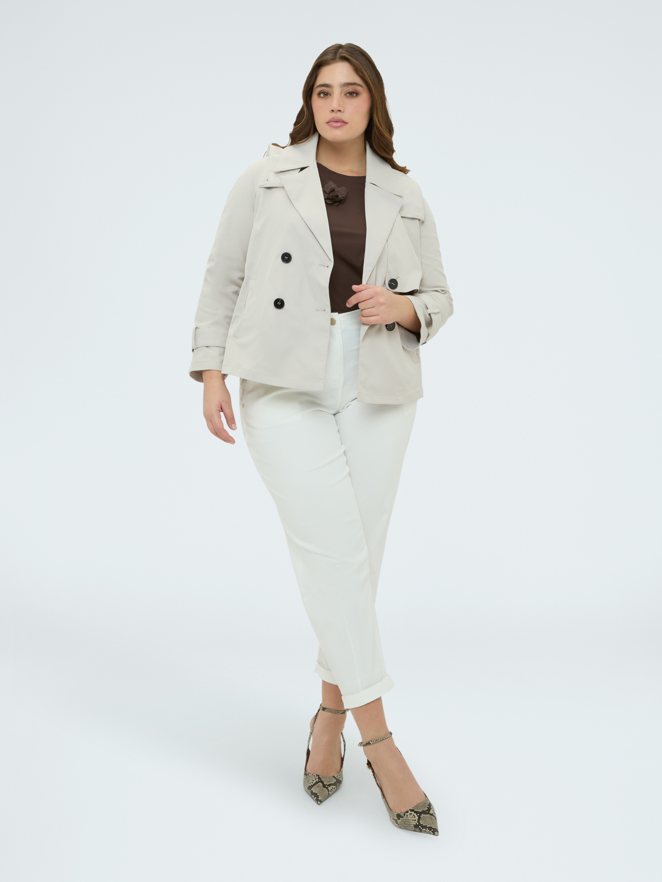 Short double-breasted trench coat image number 2