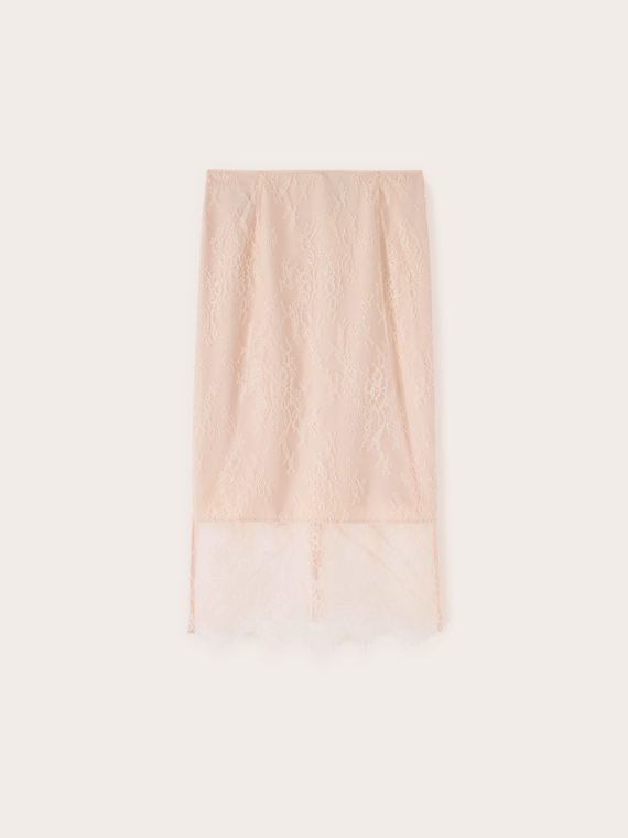Langes Spitzenkleid