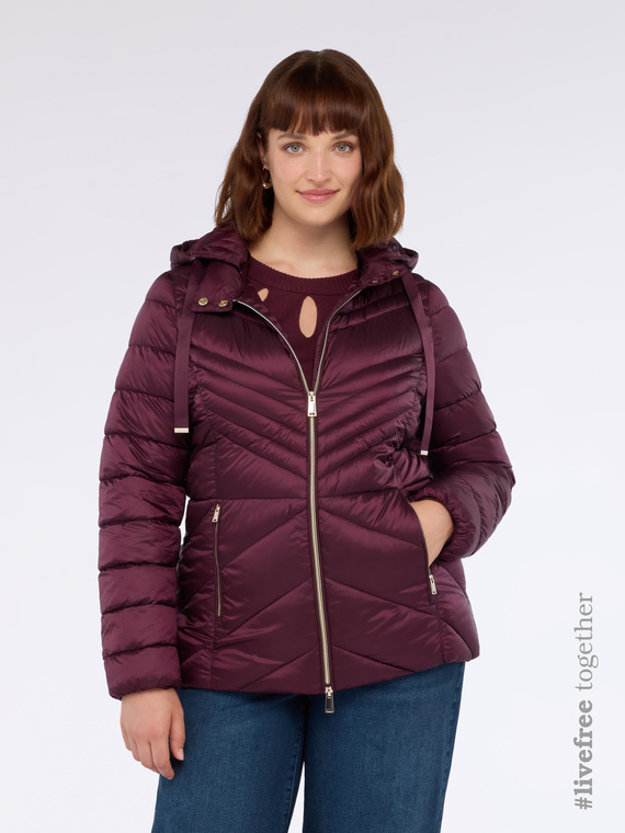 Piumino trapuntato disegno chevron con cappuccio