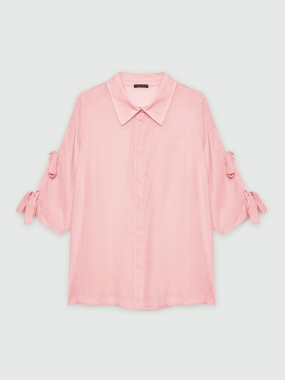 Chemise en coton avec des nœuds sur les manches