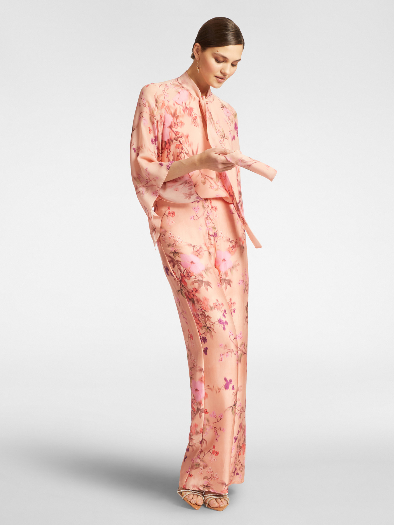 Elegante Blumenbluse image number 2