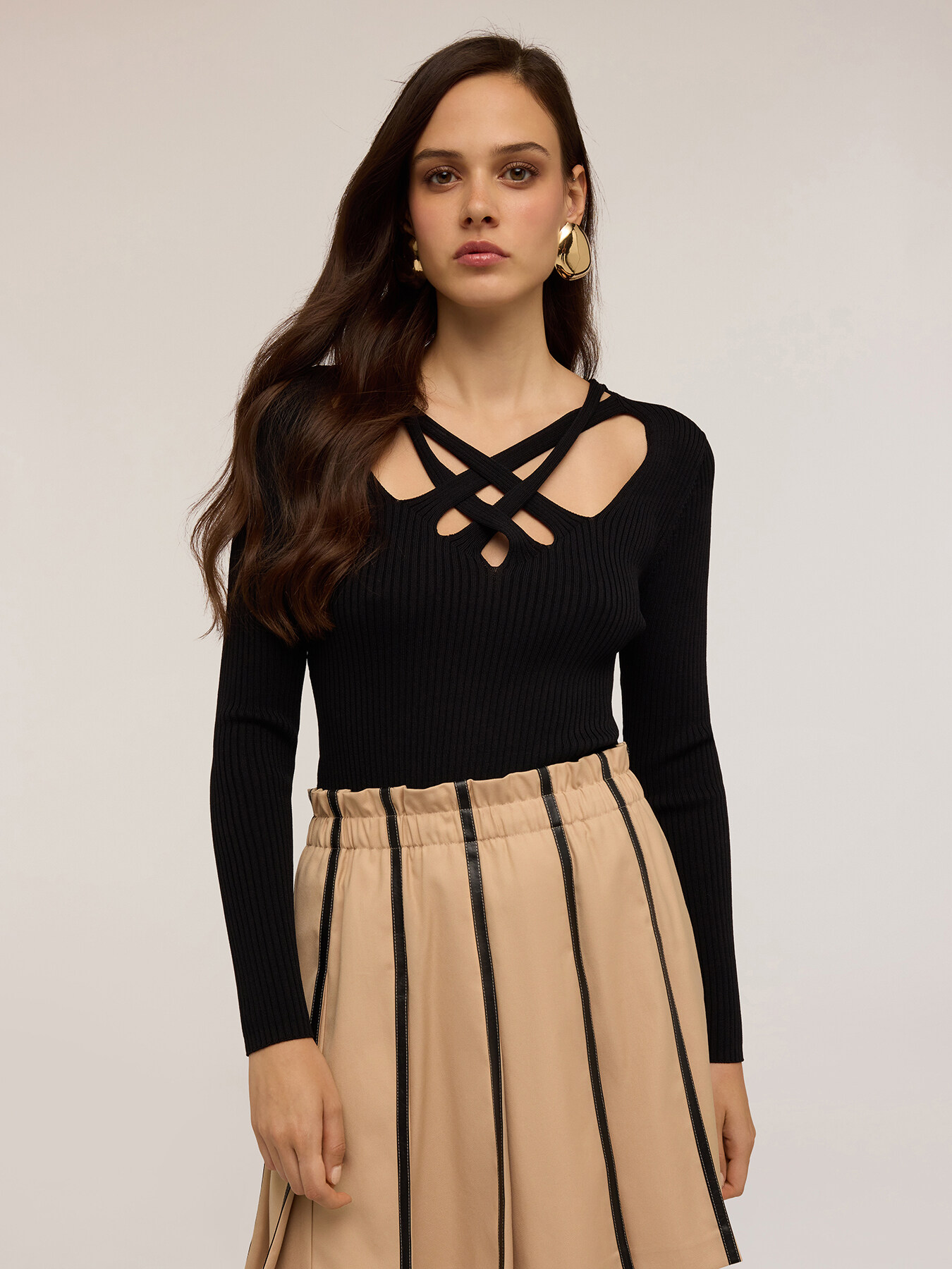 Ribbed jumper with worked neckline image number 0