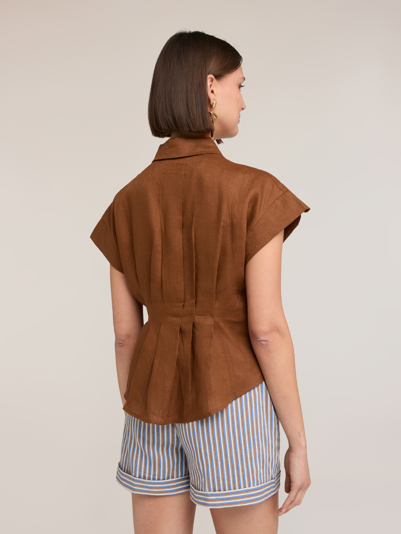 Camicia in lino con pieghe image number 1
