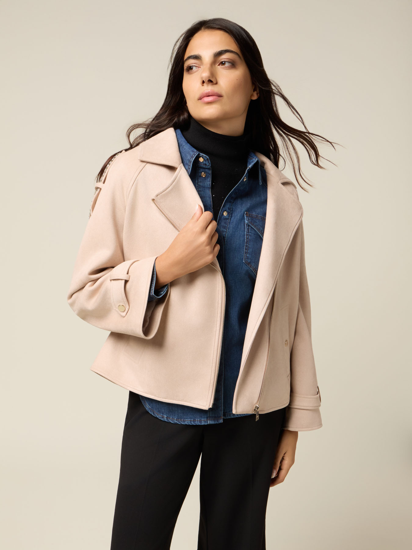 Kurze Jacke mit asymmetrischem Reißverschluss image number 3