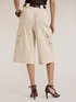 Bermudas con bolsillos cargo image number 1