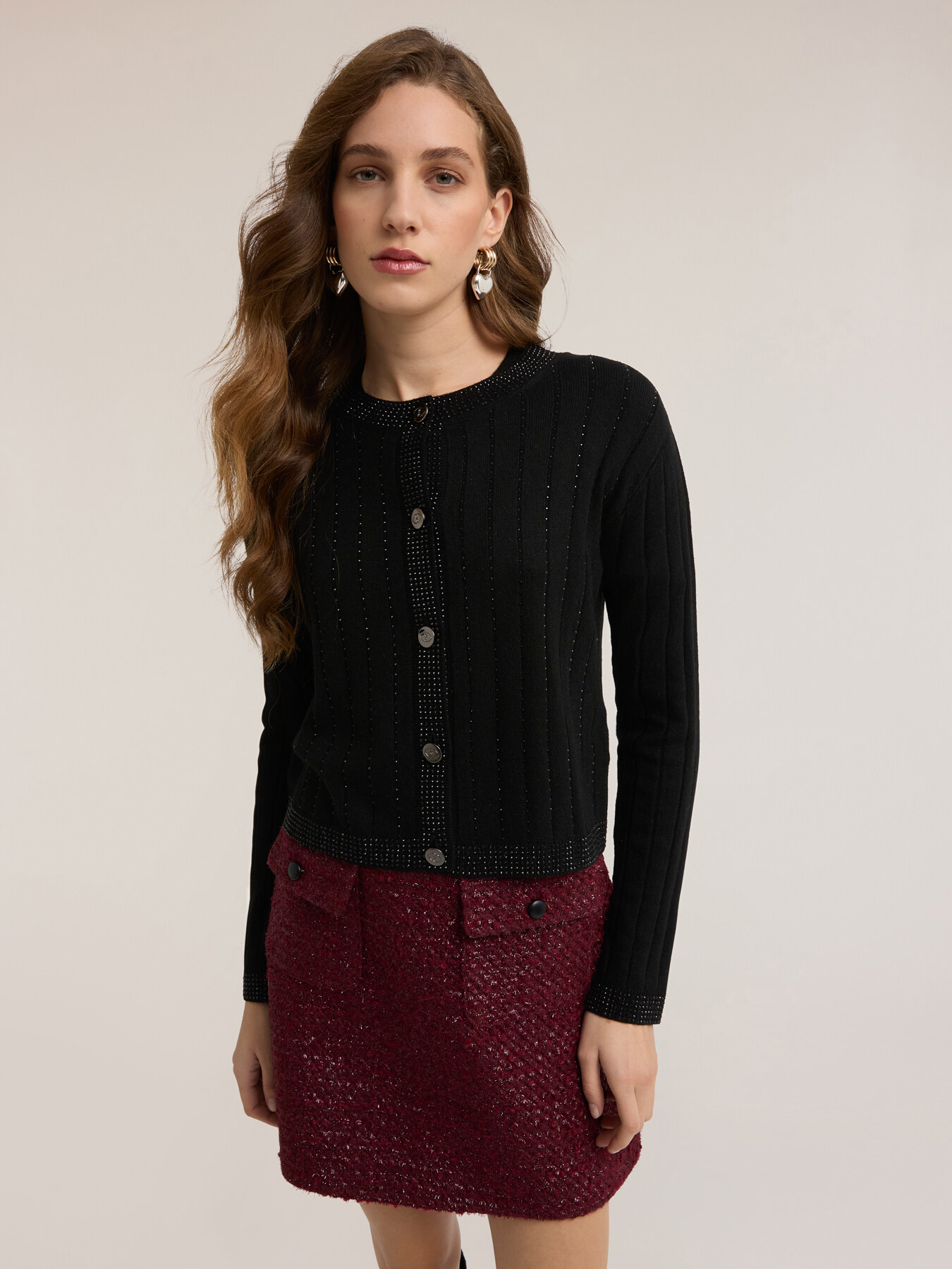 Cardigan court en maille avec strass image number 2