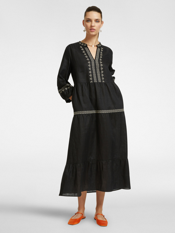 Vestido bordado em linho