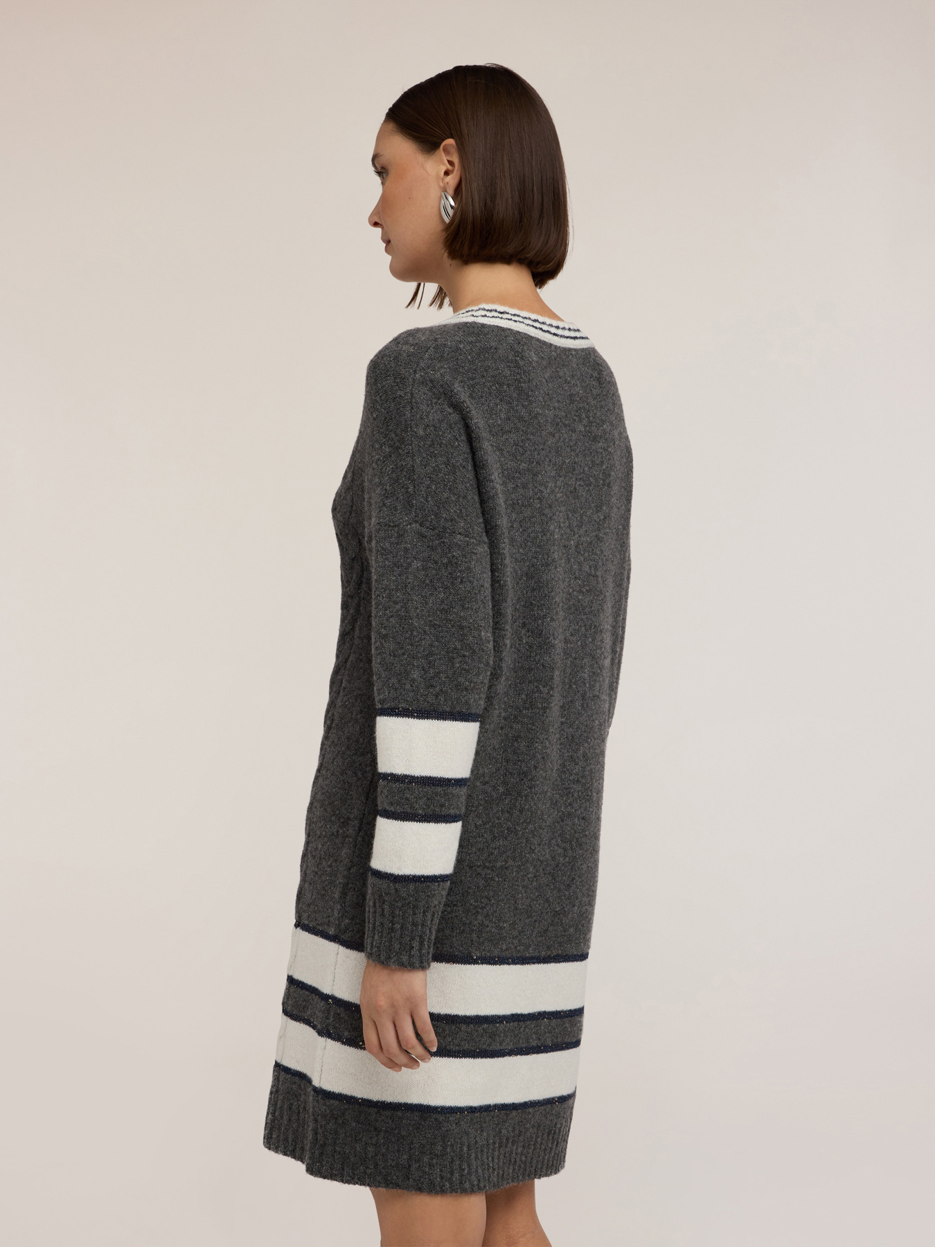 Robe oversize en maille mélangée laine à rayures image number 1