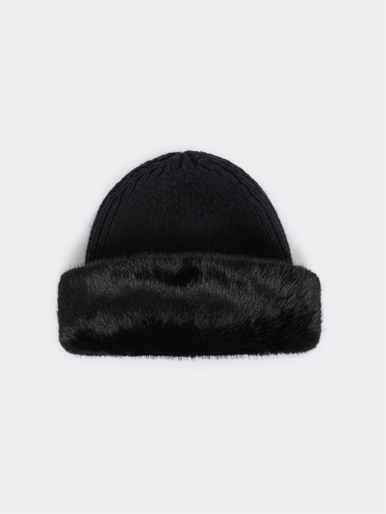 High-brimmed hat in faux fur image number 1