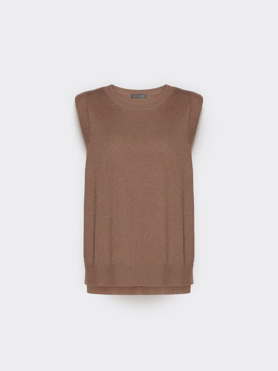 Vest with side buttons