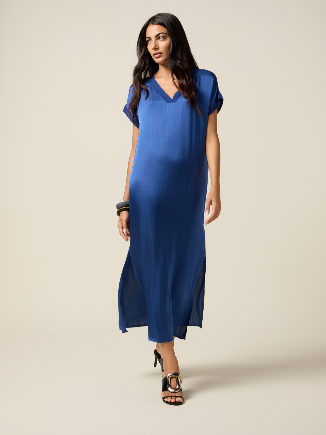 Long satin dress with kimono sleeves image number 0
