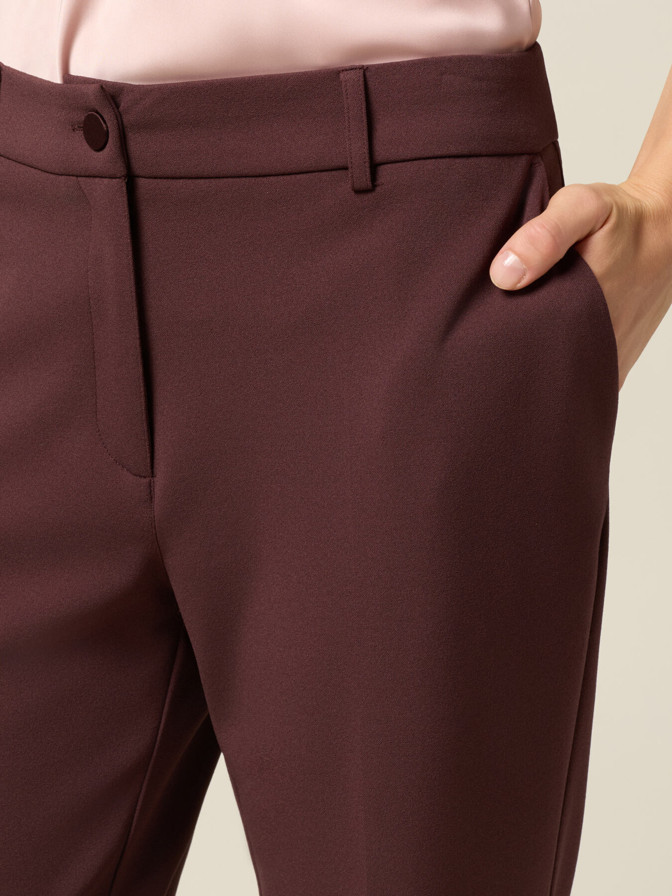 Cropped pants in crêpe fabric image number 3