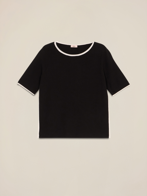 Short-sleeved shirt with contrasting trim