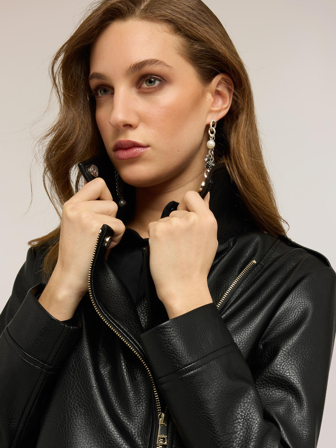 Chaqueta de motero image number 3