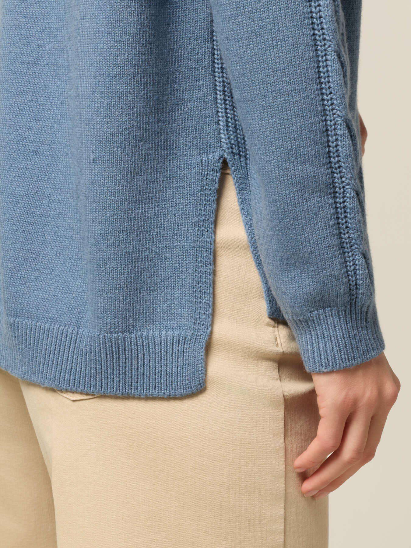 Dolcevita misto cashmere a trecce image number 2