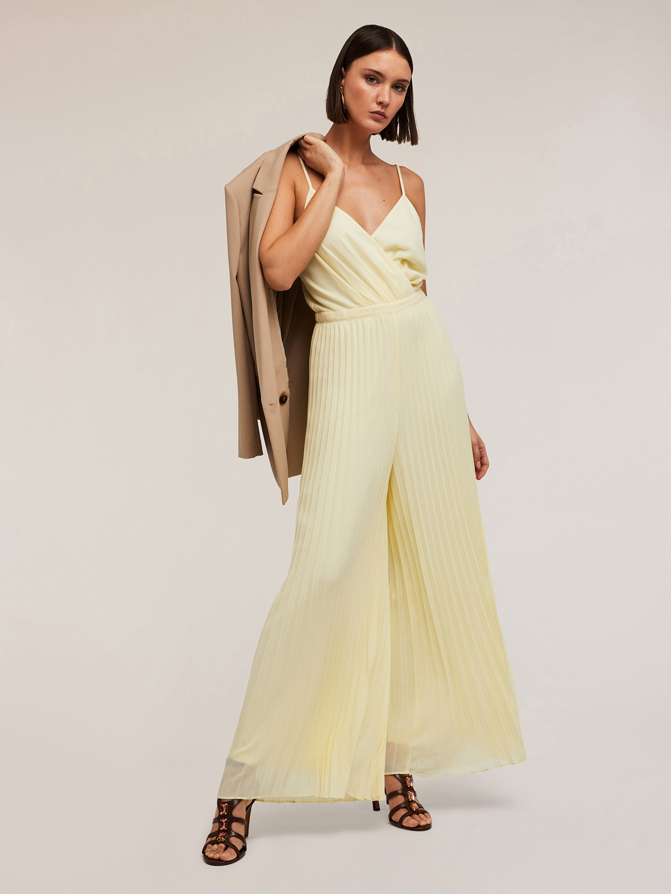 Langer plissierter Overall aus Satin image number 0