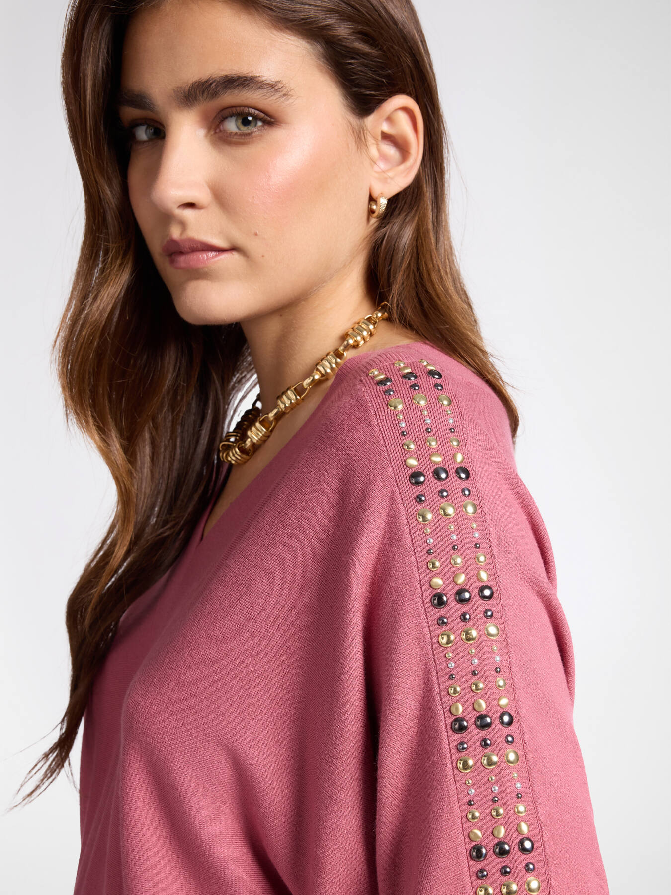 Sweater with studs on the sleeves image number 3