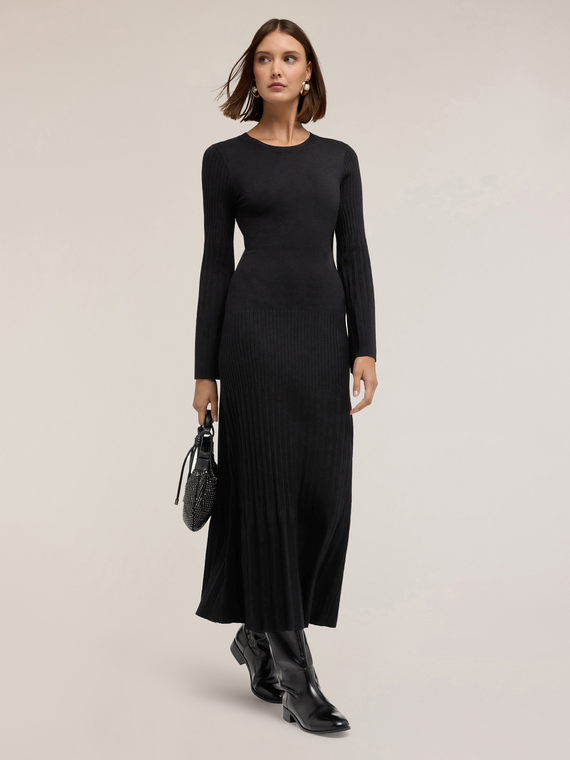 Rochie lungă din tricot nervurat