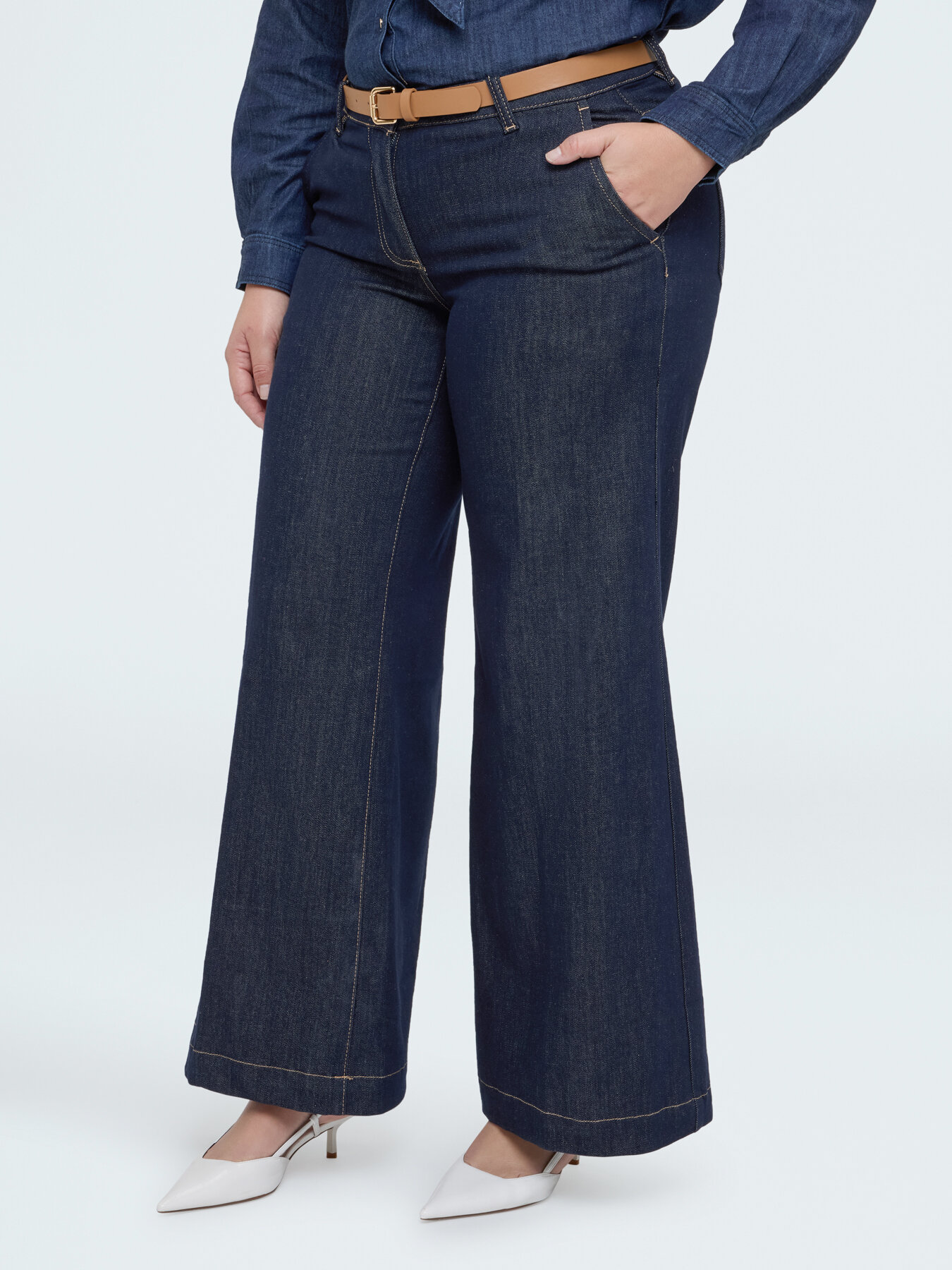Wide Leg Jeans with removable belt image number 2