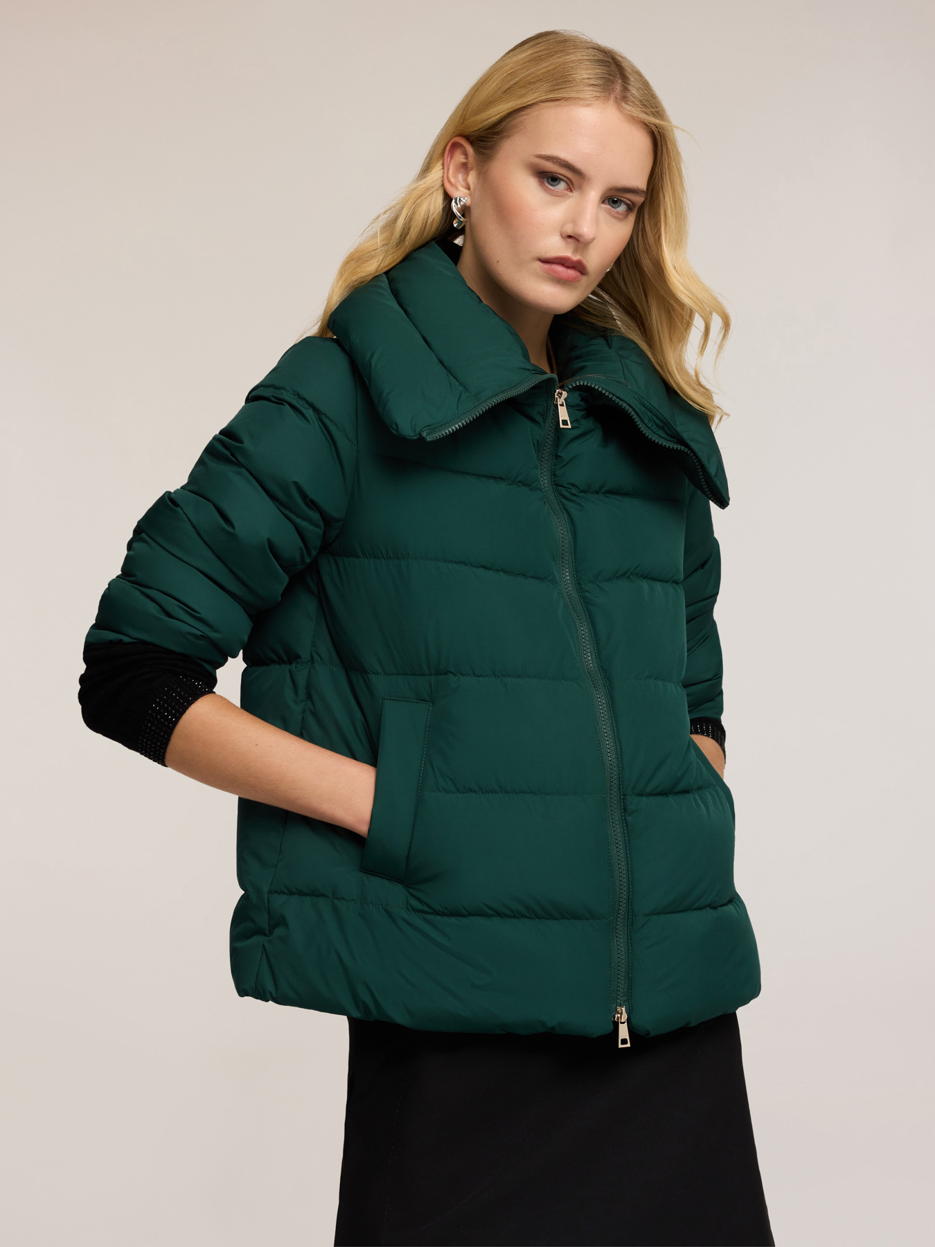 Schwere Daunenjacke mit hohem Kragen image number 2