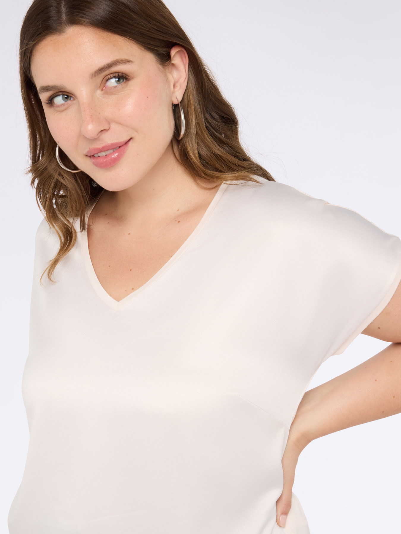 T-shirt bimaterica con scollo a V image number 3