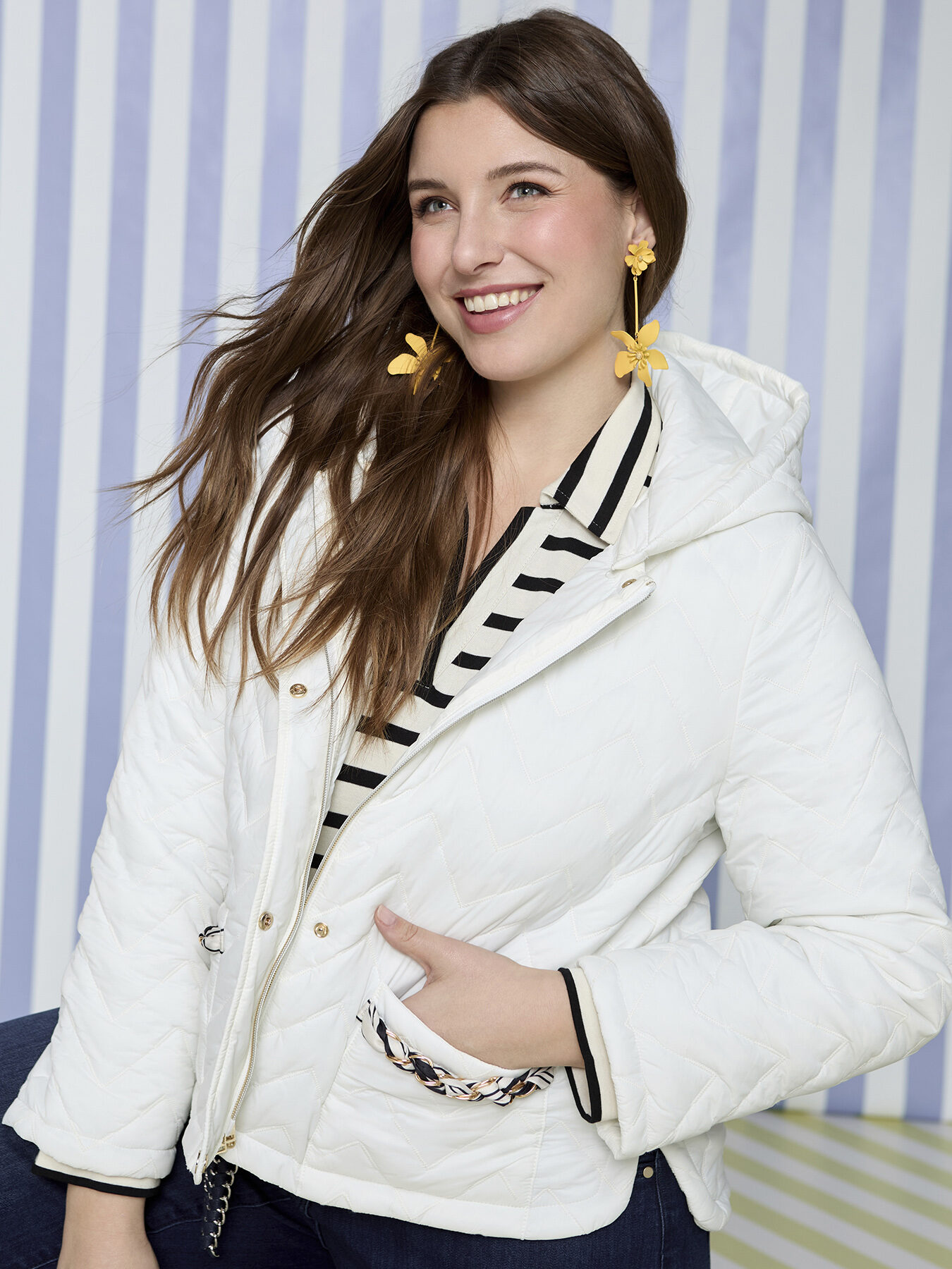 Gesteppte Daunenjacke mit Chevron-Muster image number 0