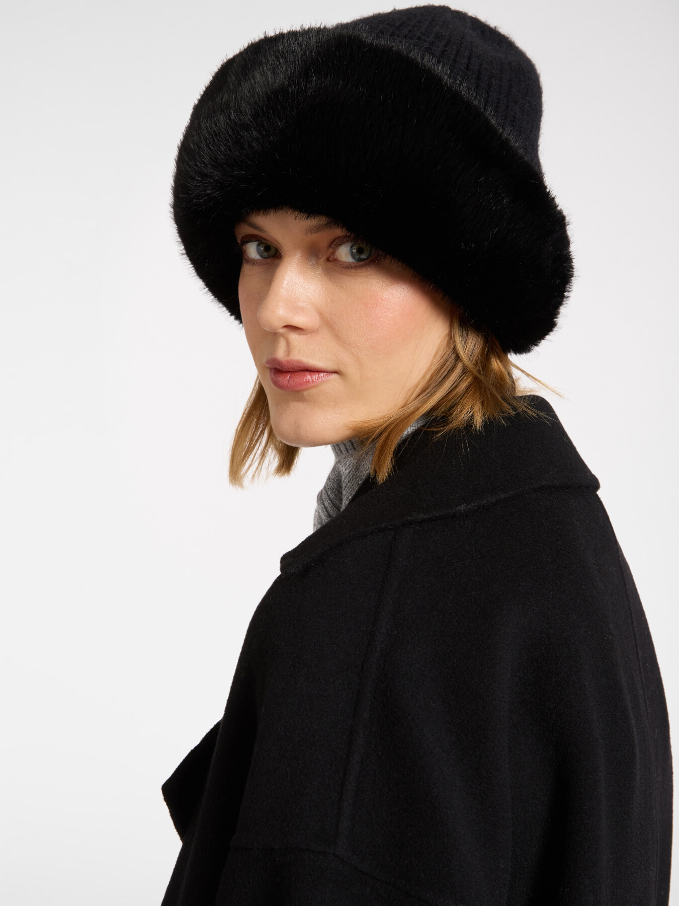 High-brimmed hat in faux fur image number 0
