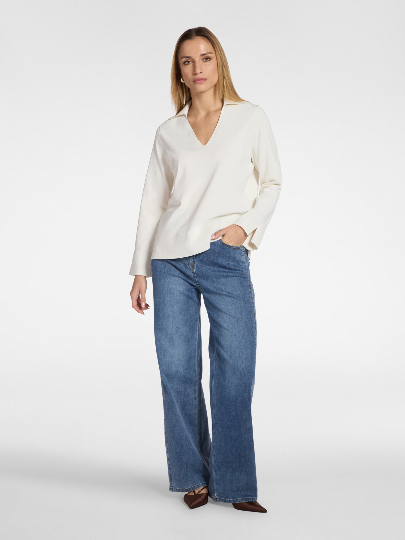 V-neck jumper with collar image number 2