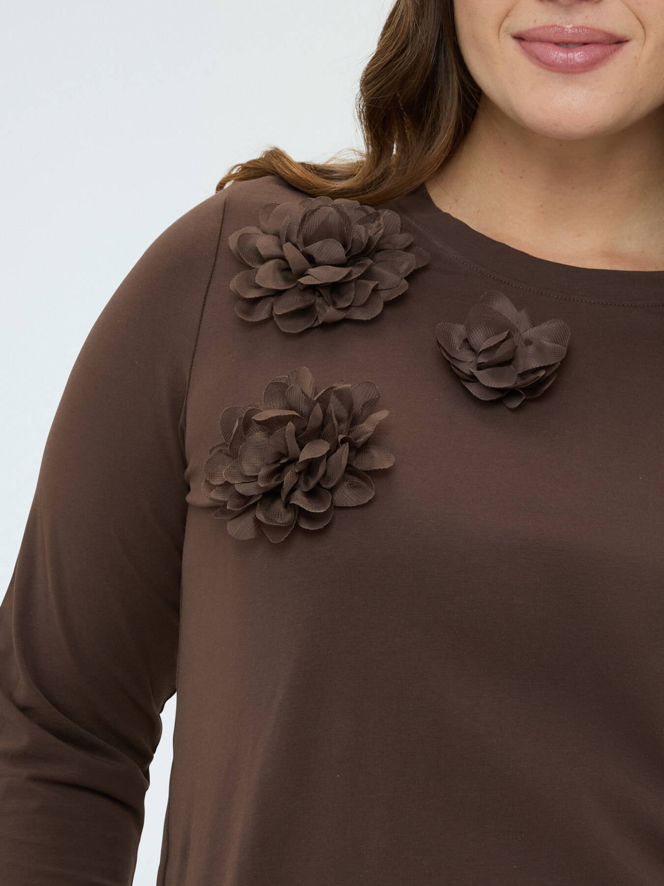 T-shirt en jersey avec applications florales image number 3