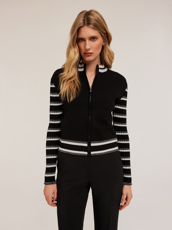 Cardigan in maglia a righe con zip