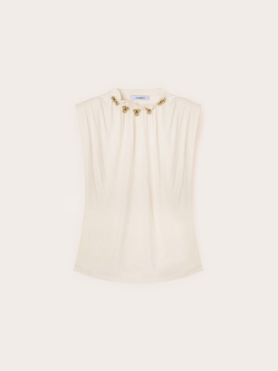 T-shirt with gathering and appliqu&eacute;s on the neckline
