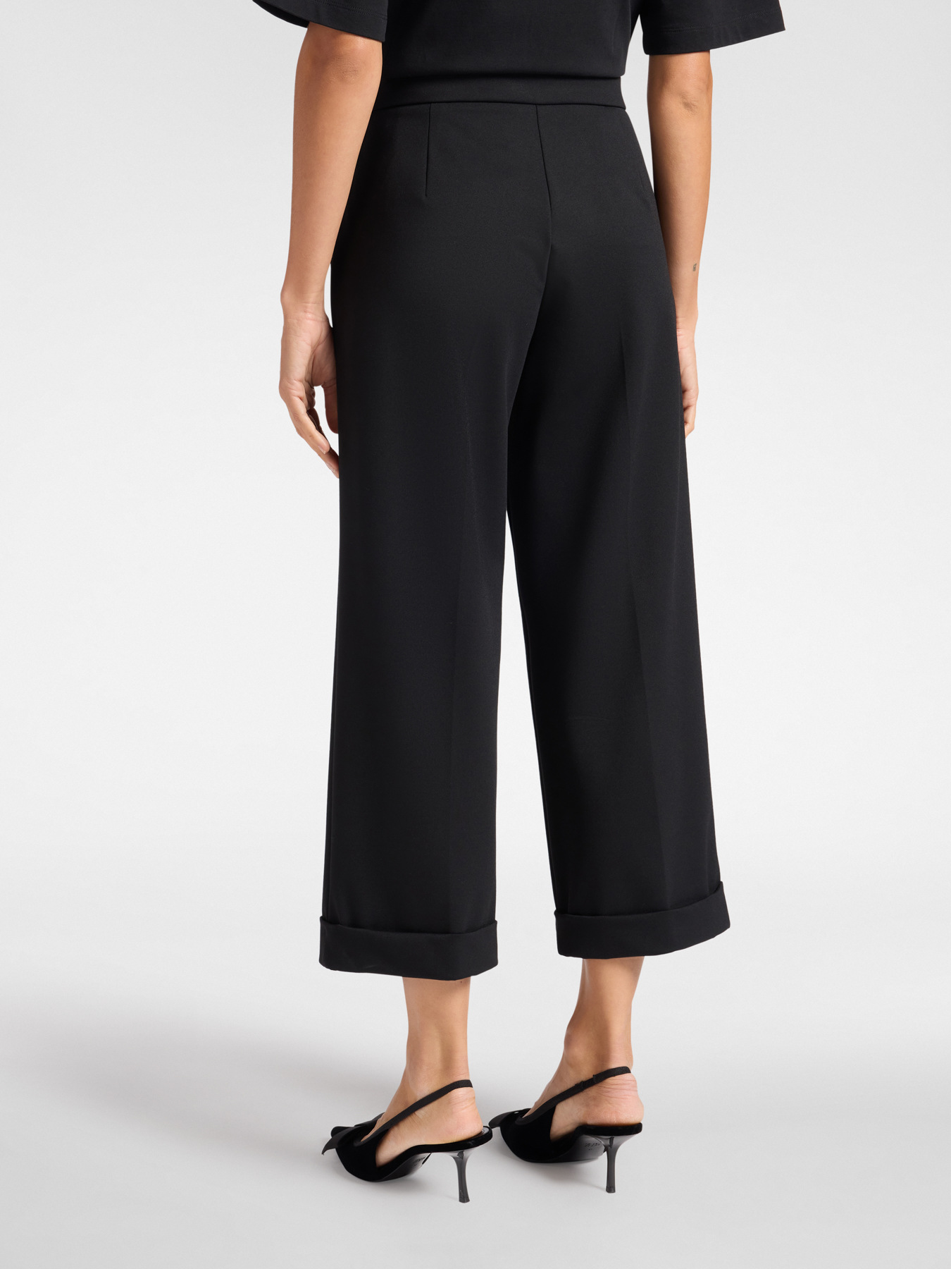 Chino avec revers en bas image number 1