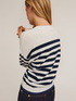 Pullover in maglia a righe image number 1
