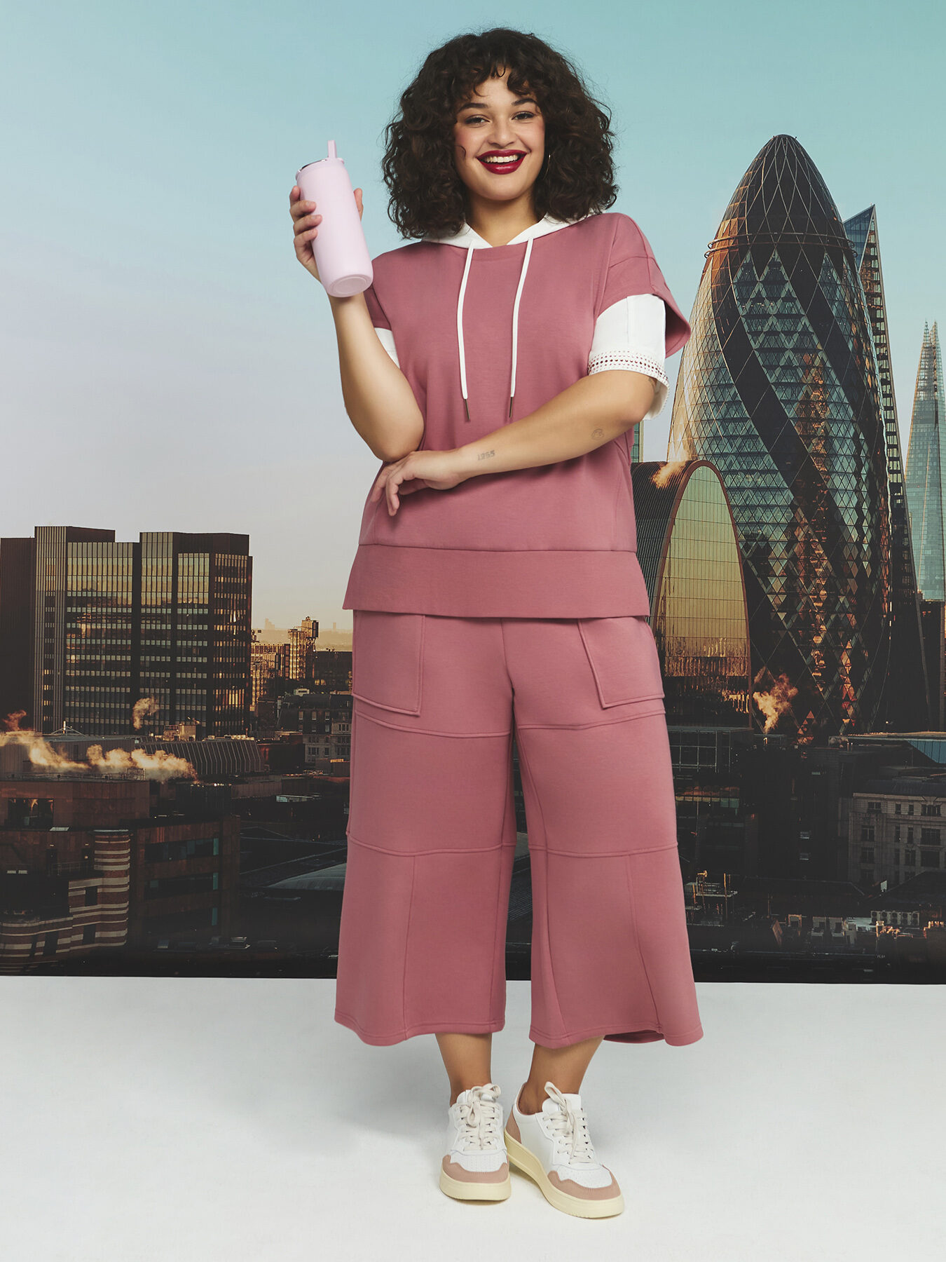 Cropped scuba trousers image number 0