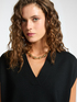 Colete decotado em V image number 3