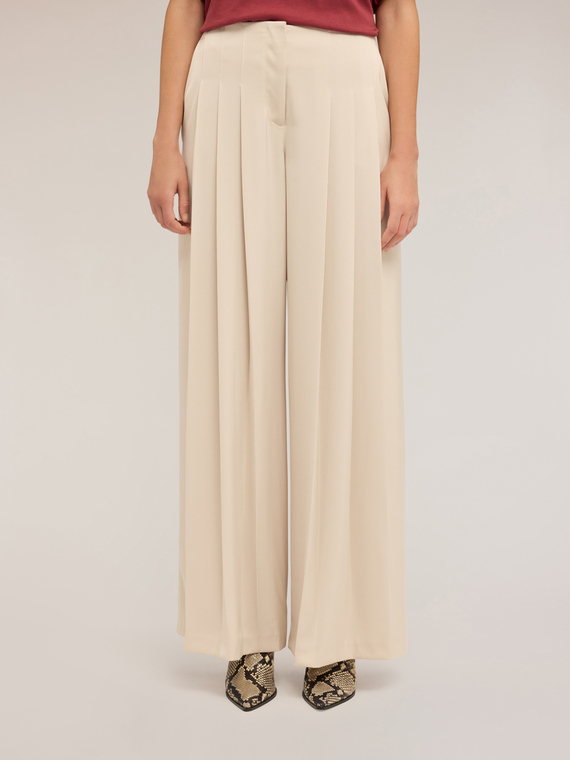 Palazzo-Hose mit Faltendetail