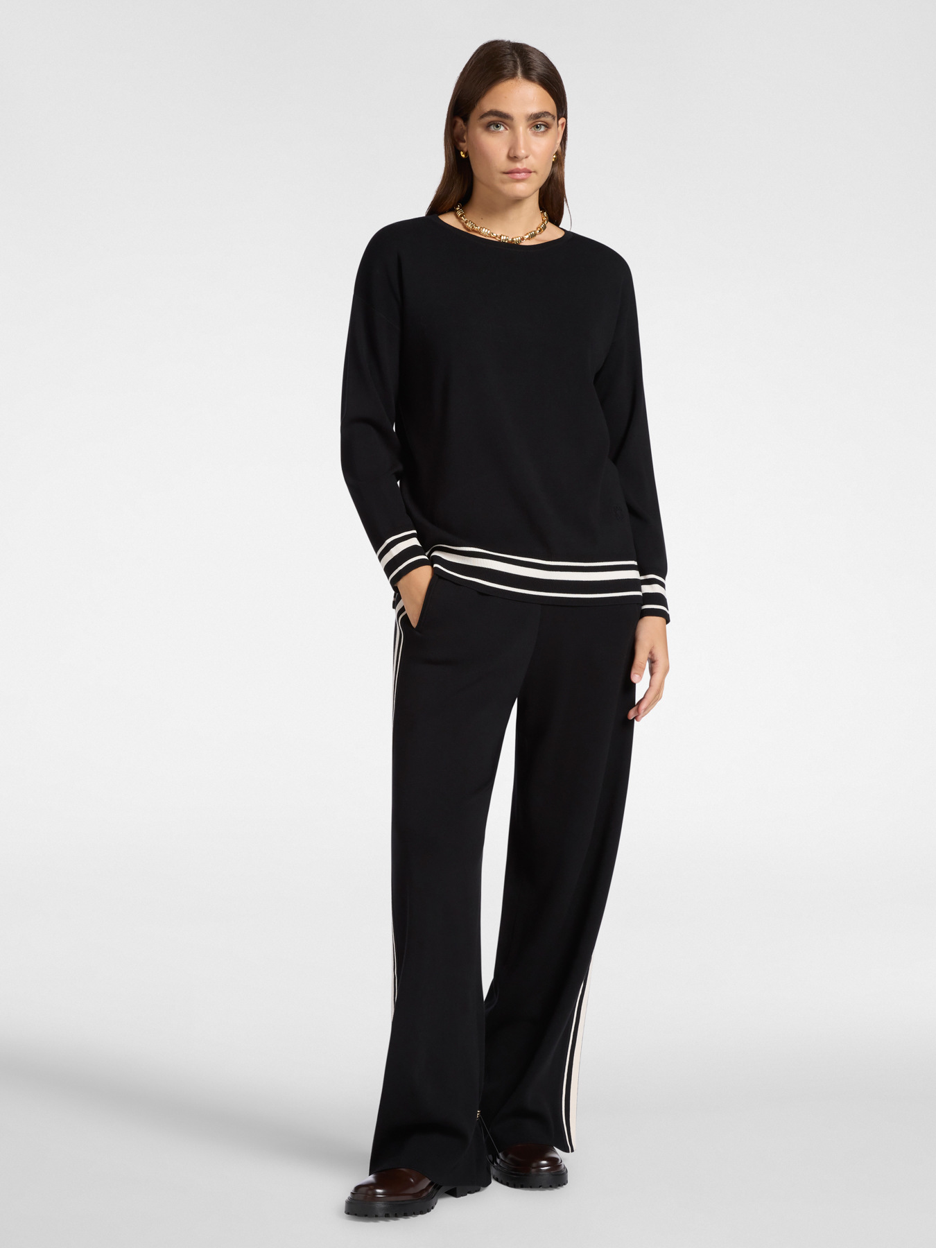 Sweater with striped edges image number 2