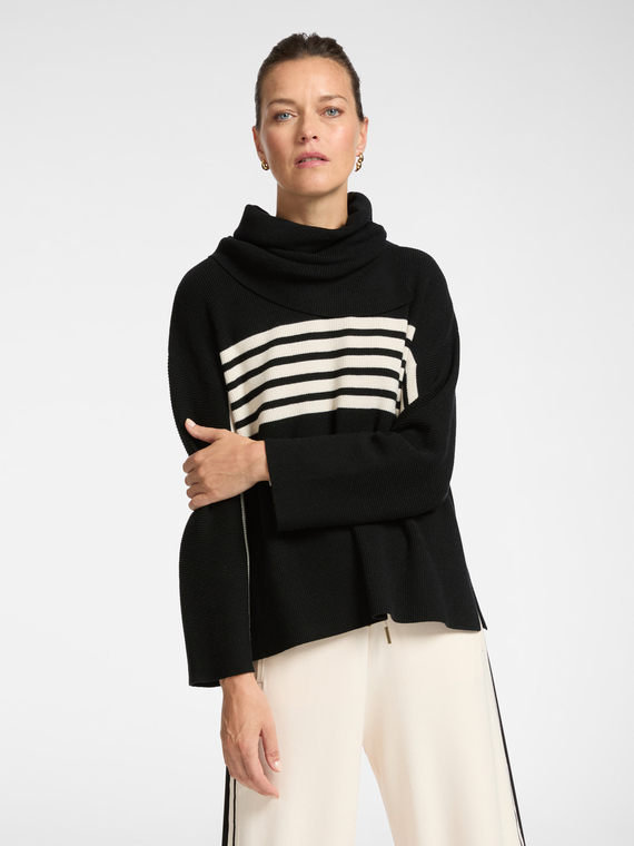 Sporty sweater with detachable collar