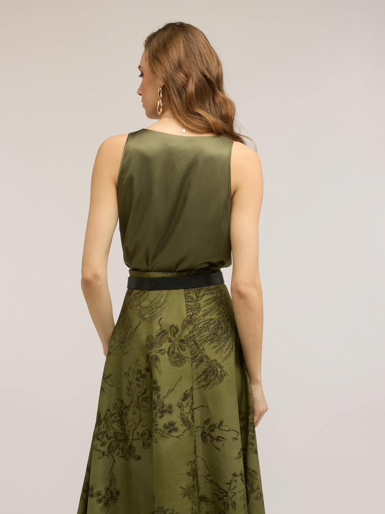 Wide shoulder satin top image number 1