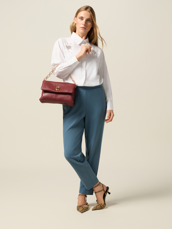 Pantaloni regular in tessuto cr&ecirc;pe