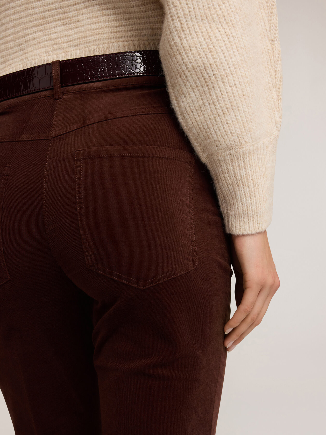 Pantaloni flare din catifea cu dungi image number 3