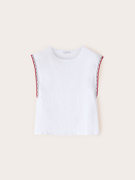 Jersey top with colored edges