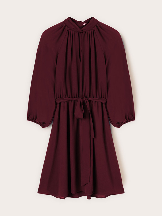 Vestito con collo a fusciacca
