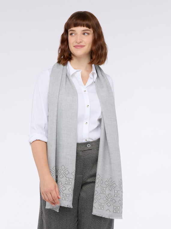 &Eacute;charpe avec applications de strass et de clous