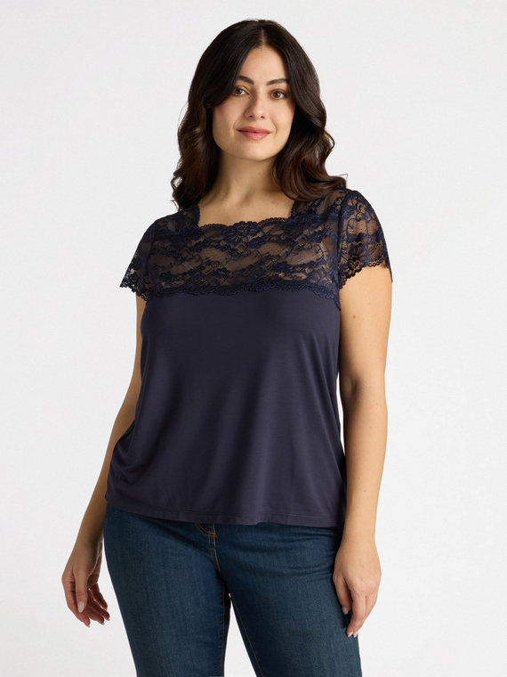 T-shirt with lace