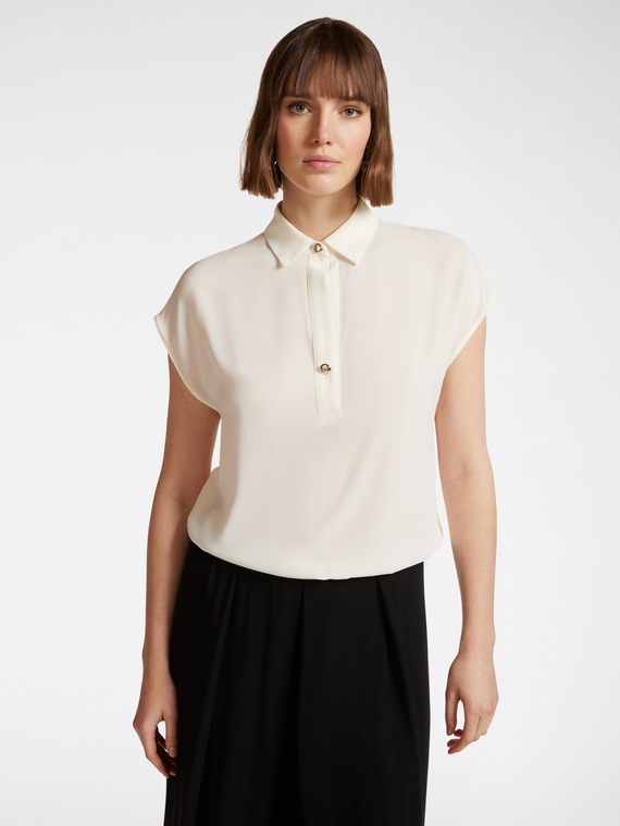 Blusa com gola